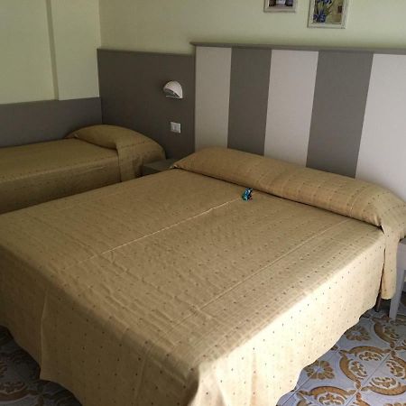 Hotel Laila تْشيزيناتيكو المظهر الخارجي الصورة
