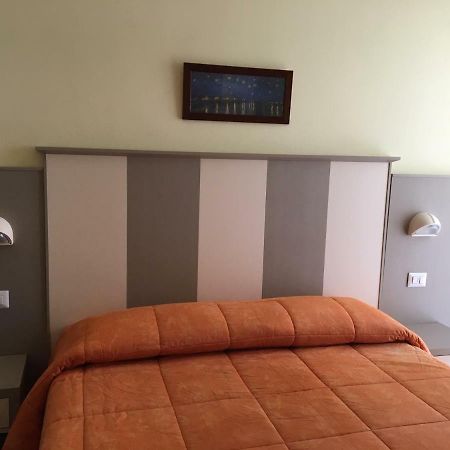 Hotel Laila تْشيزيناتيكو المظهر الخارجي الصورة