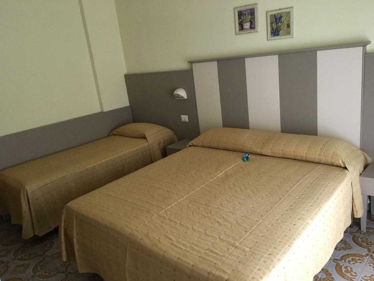Hotel Laila تْشيزيناتيكو المظهر الخارجي الصورة